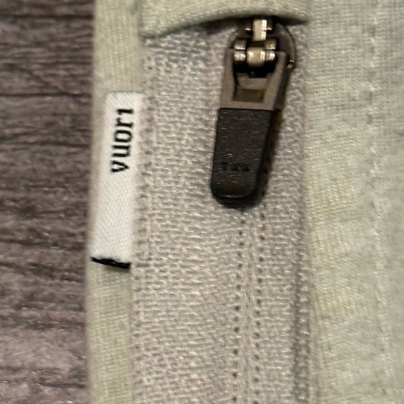 Vuori Halo performance Shorts size SMALL - Picture 3 of 6